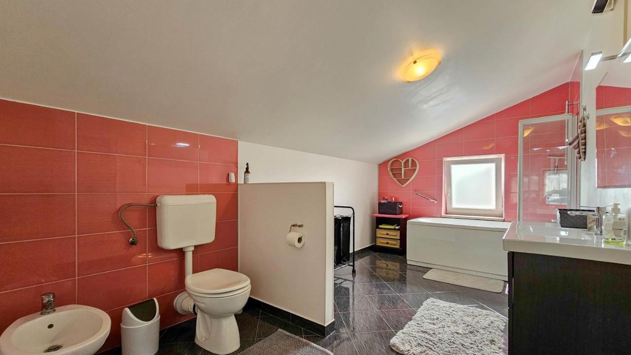 Erin Apartment