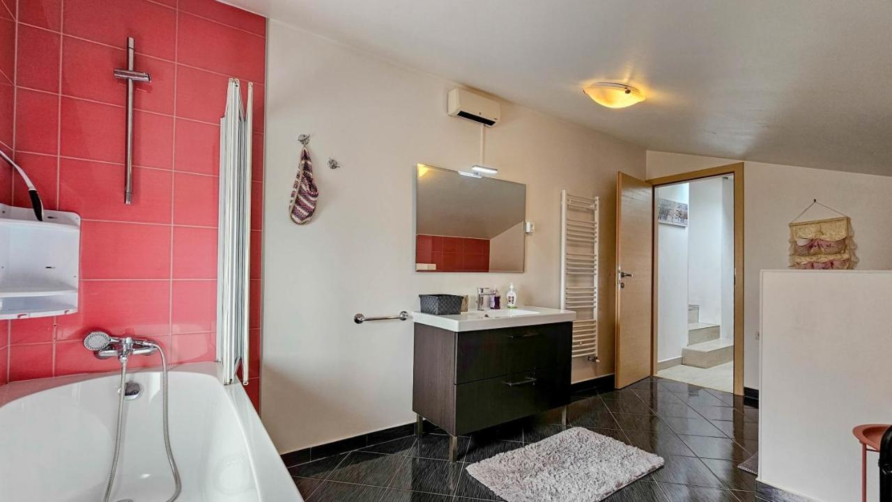 Erin Apartment